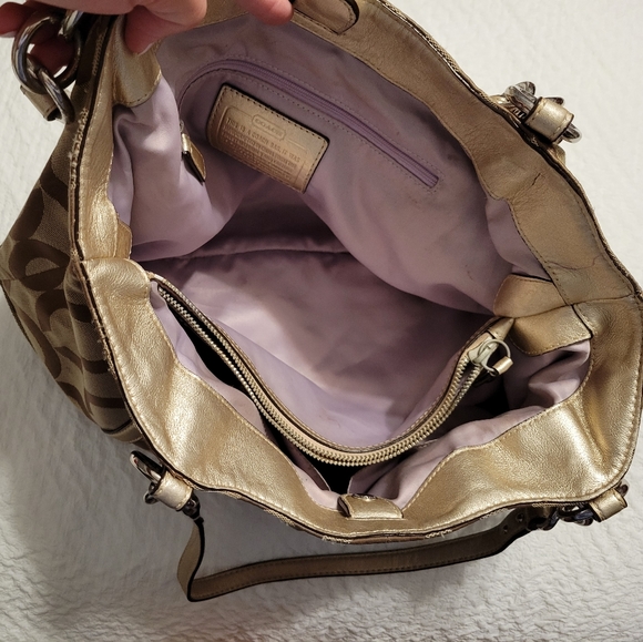 Coach Bag - Picture 3 of 4